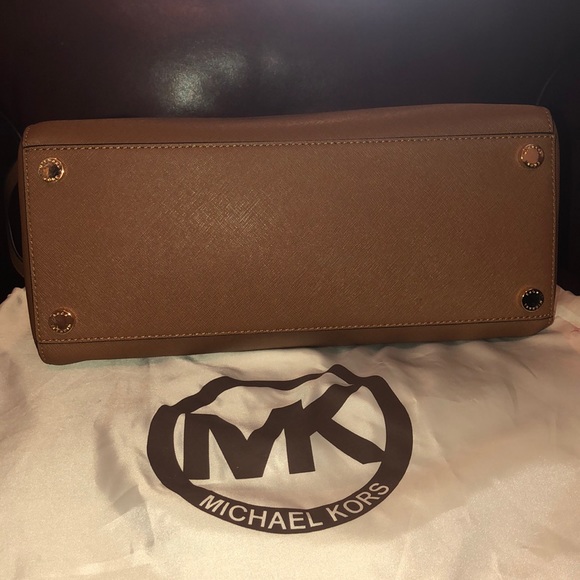 Michael Kors Handbag with crossbody strap - Picture 5 of 7